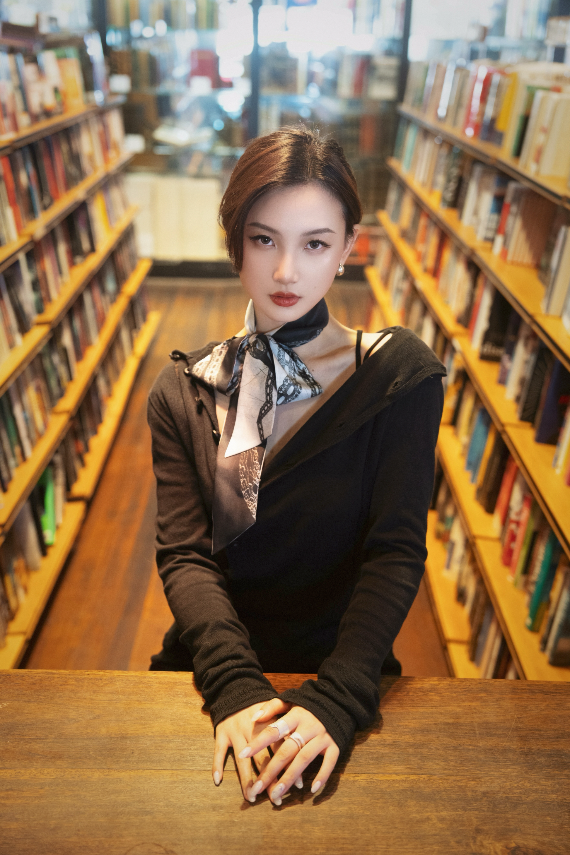 MOOD BOARD 01 - Vintage Vibe Black & White Lace Bow Silk Bandeau