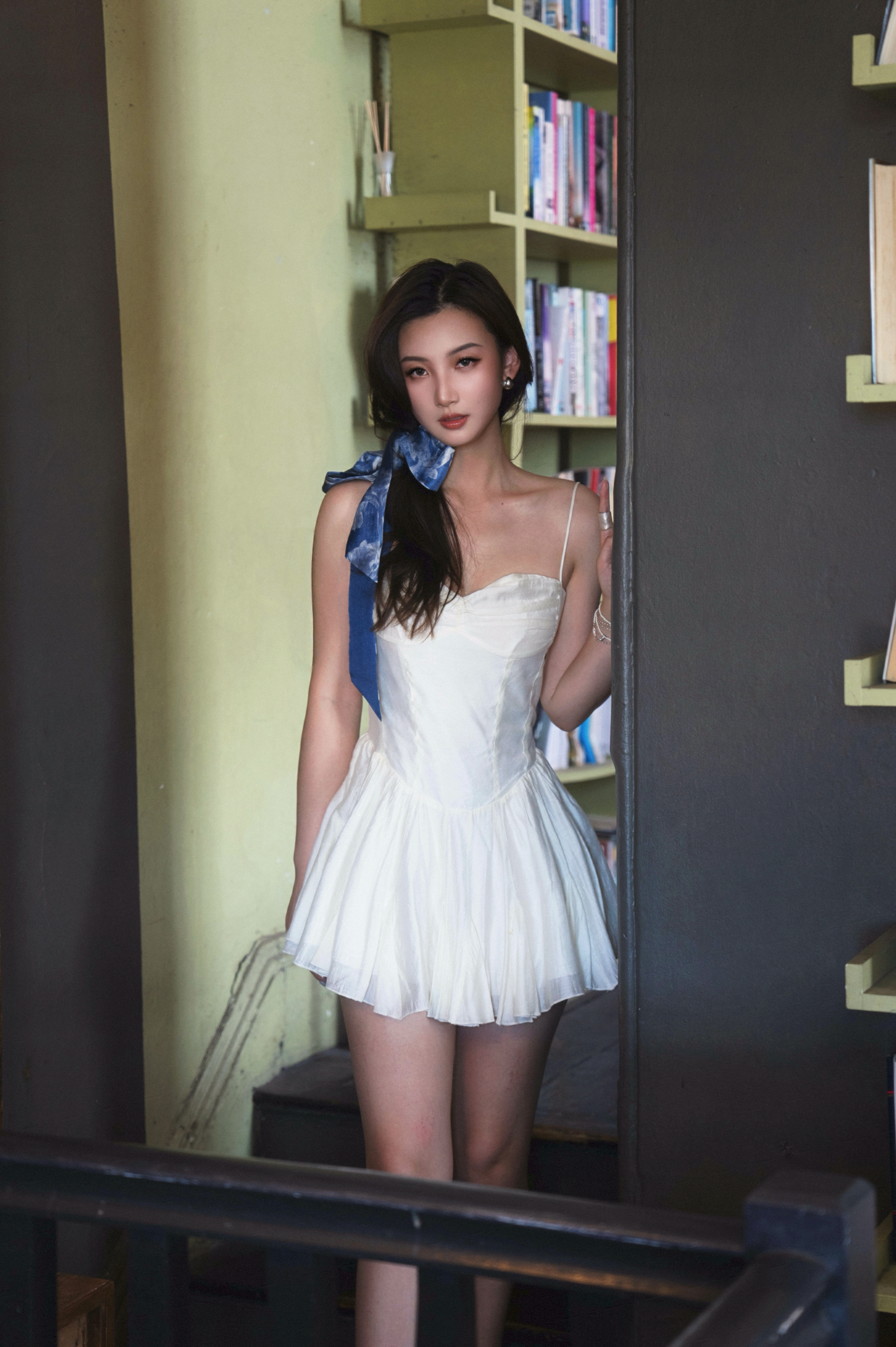 MOOD BOARD 02 - Denim Flower Silk Bandeau