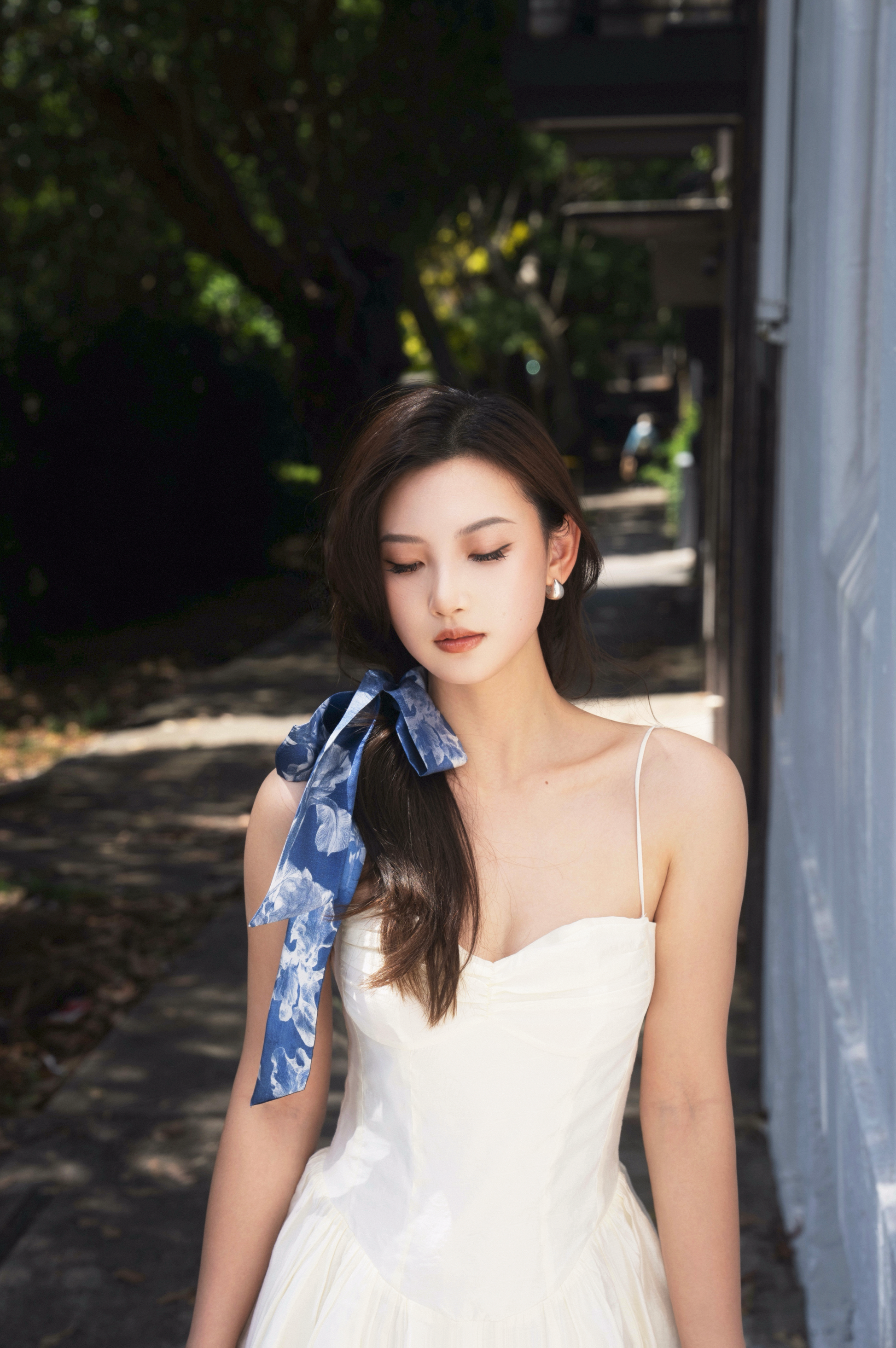 MOOD BOARD 02 - Denim Flower Silk Bandeau