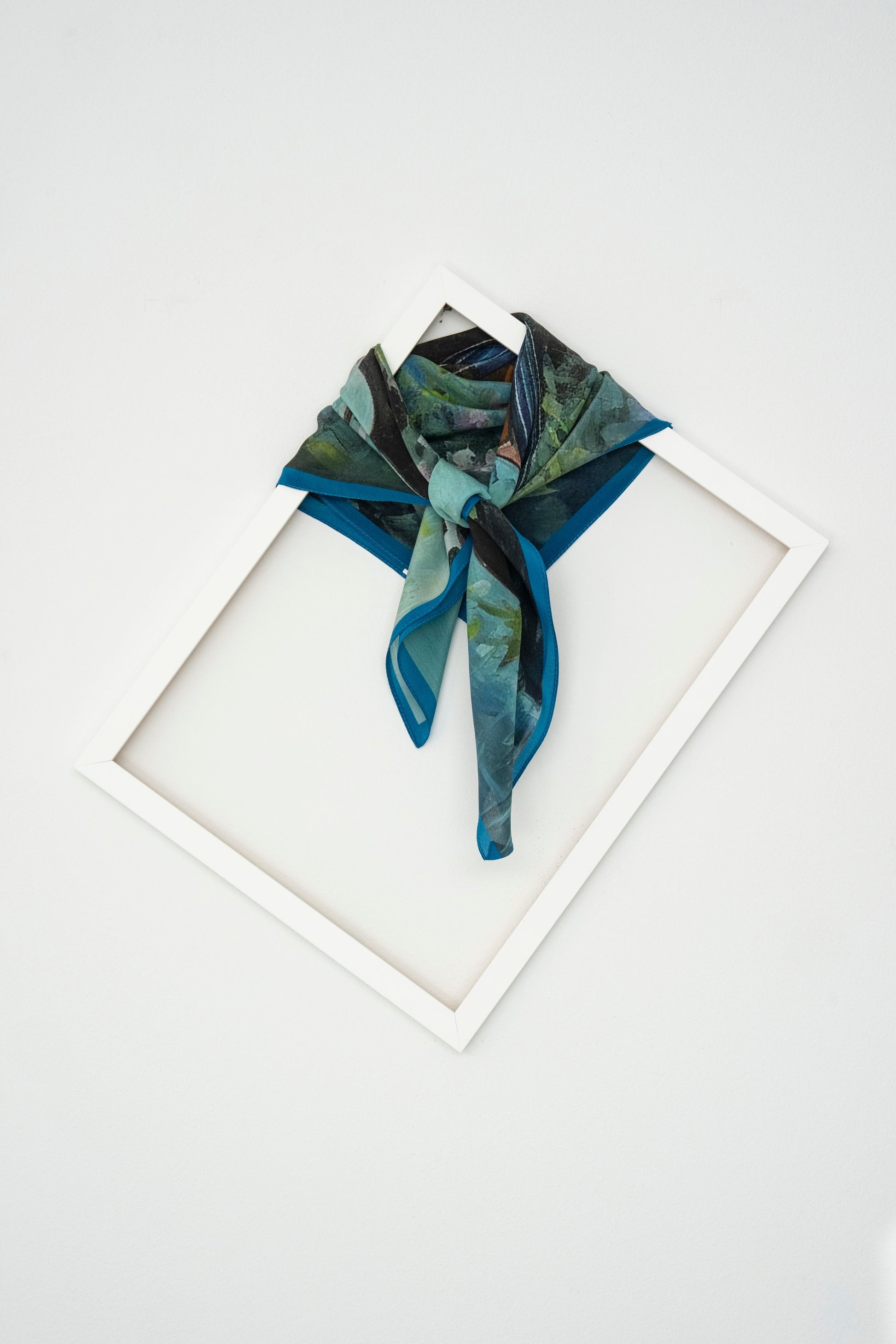 KAIYI 65x65CM Lightweight Crepe de Chine Silk Scarf for Summer Accessory and Gift (SZ65-18)