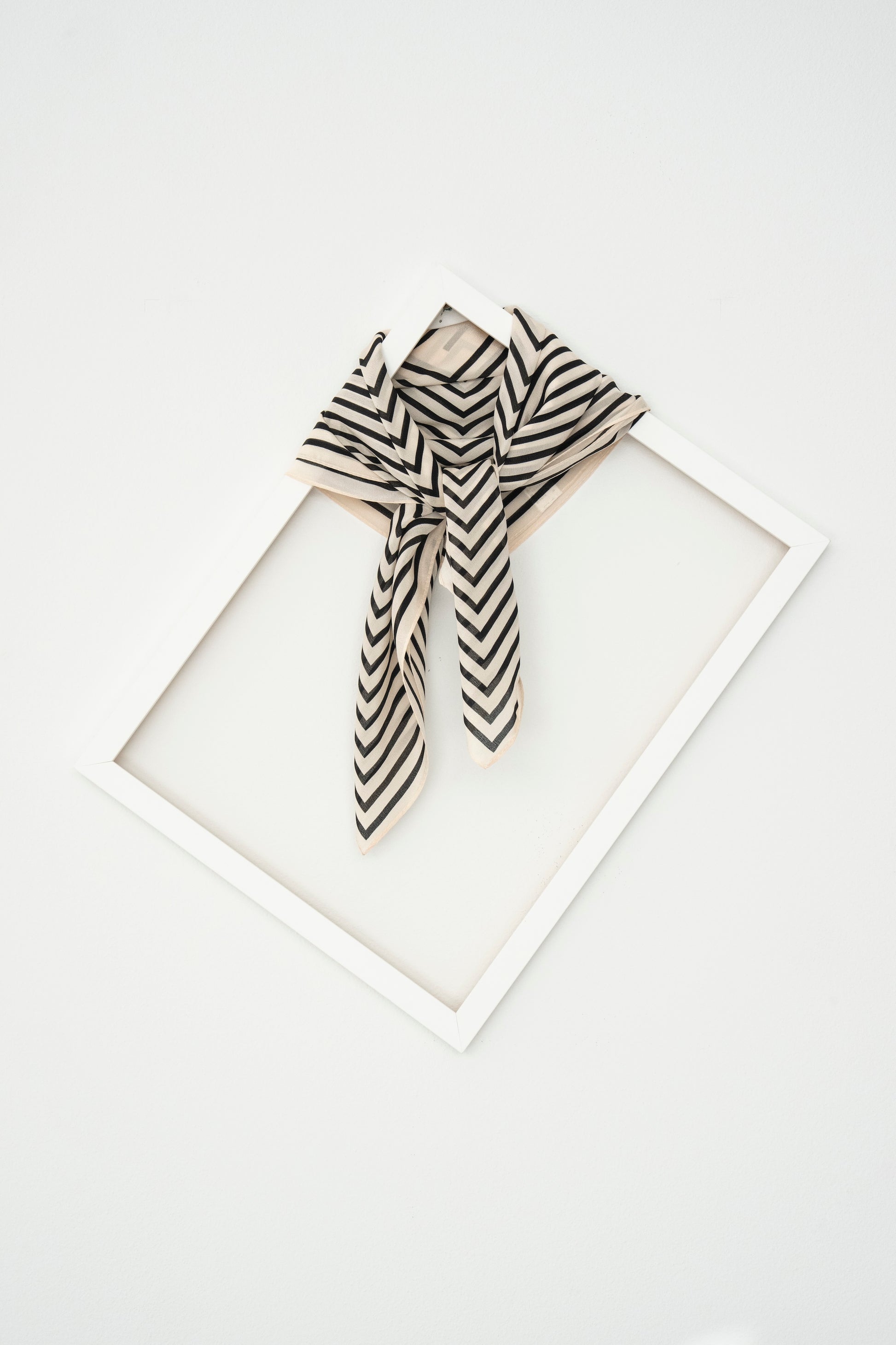 KAIYI 65x65CM Lightweight Crepe de Chine Silk Scarf for Summer Accessory and Gift (SZ65-17)